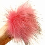 Pompon 10-12 cm   różowy z czarną końcówką , sztuczne futro