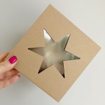 Pudełko fasonowe 15x14,5x3mm z okienkiem gwiazdka